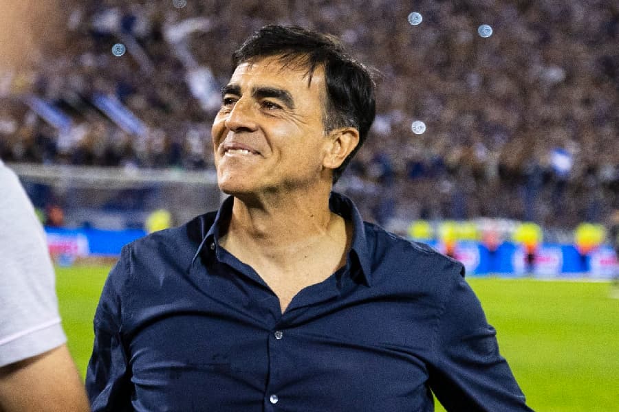 Técnico Quinteros deixa Vélez e acerta com Grêmio, diz jornal argentino