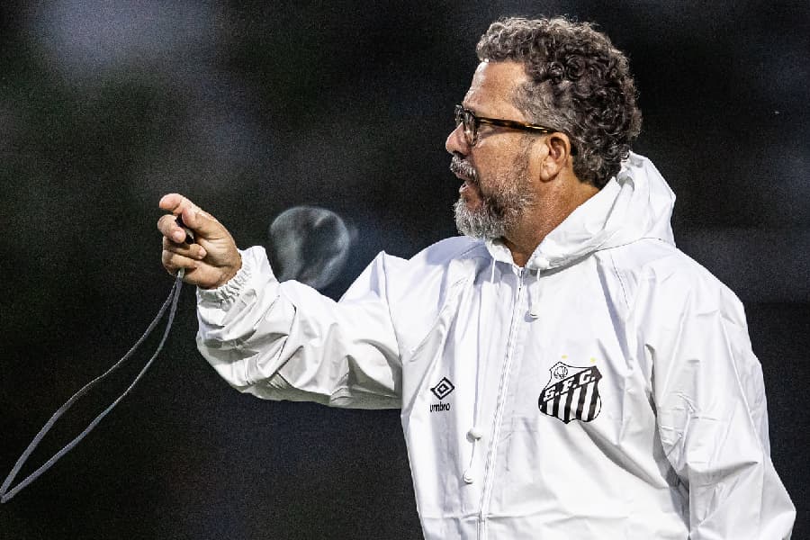 Brazão salva Santos de derrota em casa para o CRB